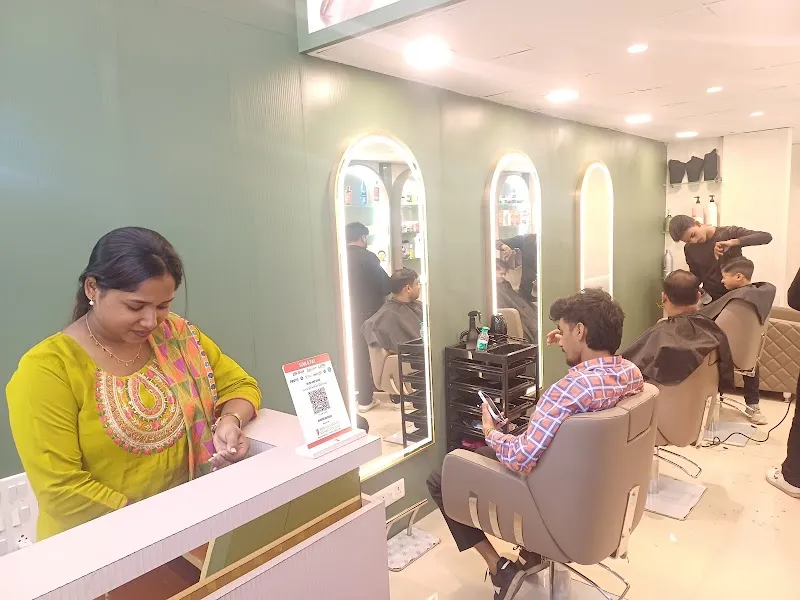 Blush & Shine | Beauty Salon in Balkum | Nail salon | Makeup Artist | Hairdresser in Thane