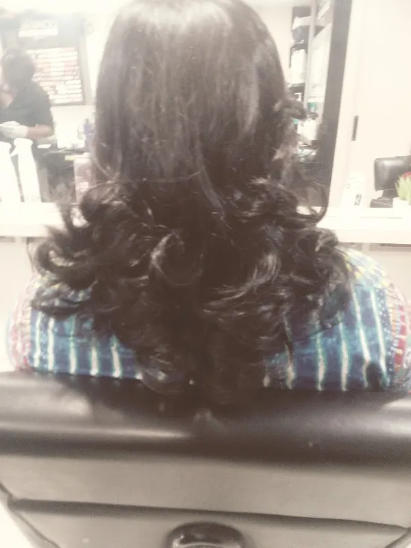 KAVYAS SALON