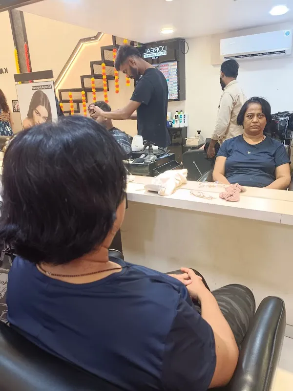 KAVYAS SALON
