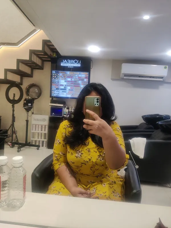 KAVYAS SALON