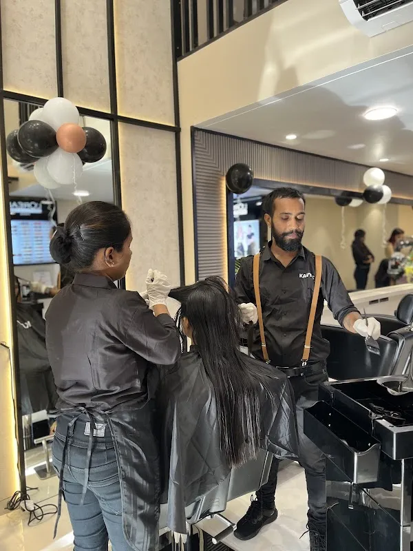 KAVYAS SALON
