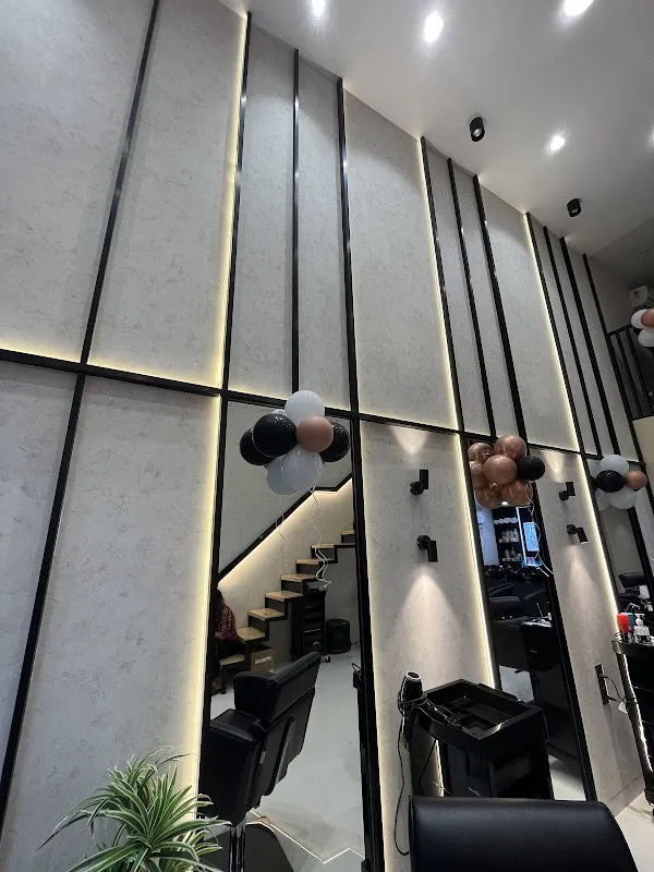 KAVYAS SALON