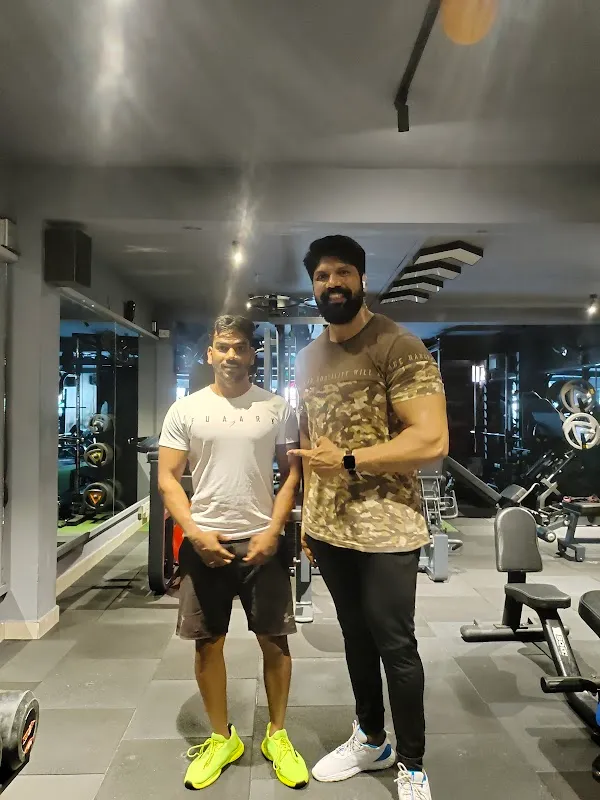 IRON HEAD FITNESS STUDIO 3.0
