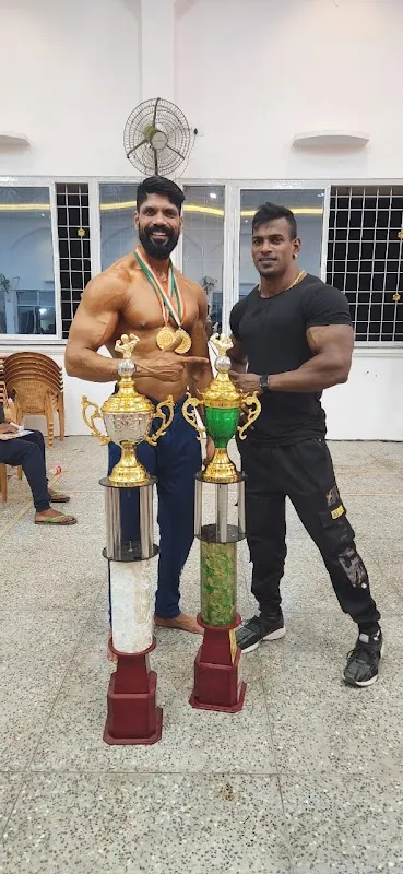 IRON HEAD FITNESS STUDIO 3.0