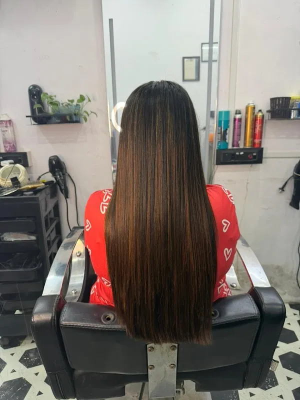 Alexi Unisex Salon