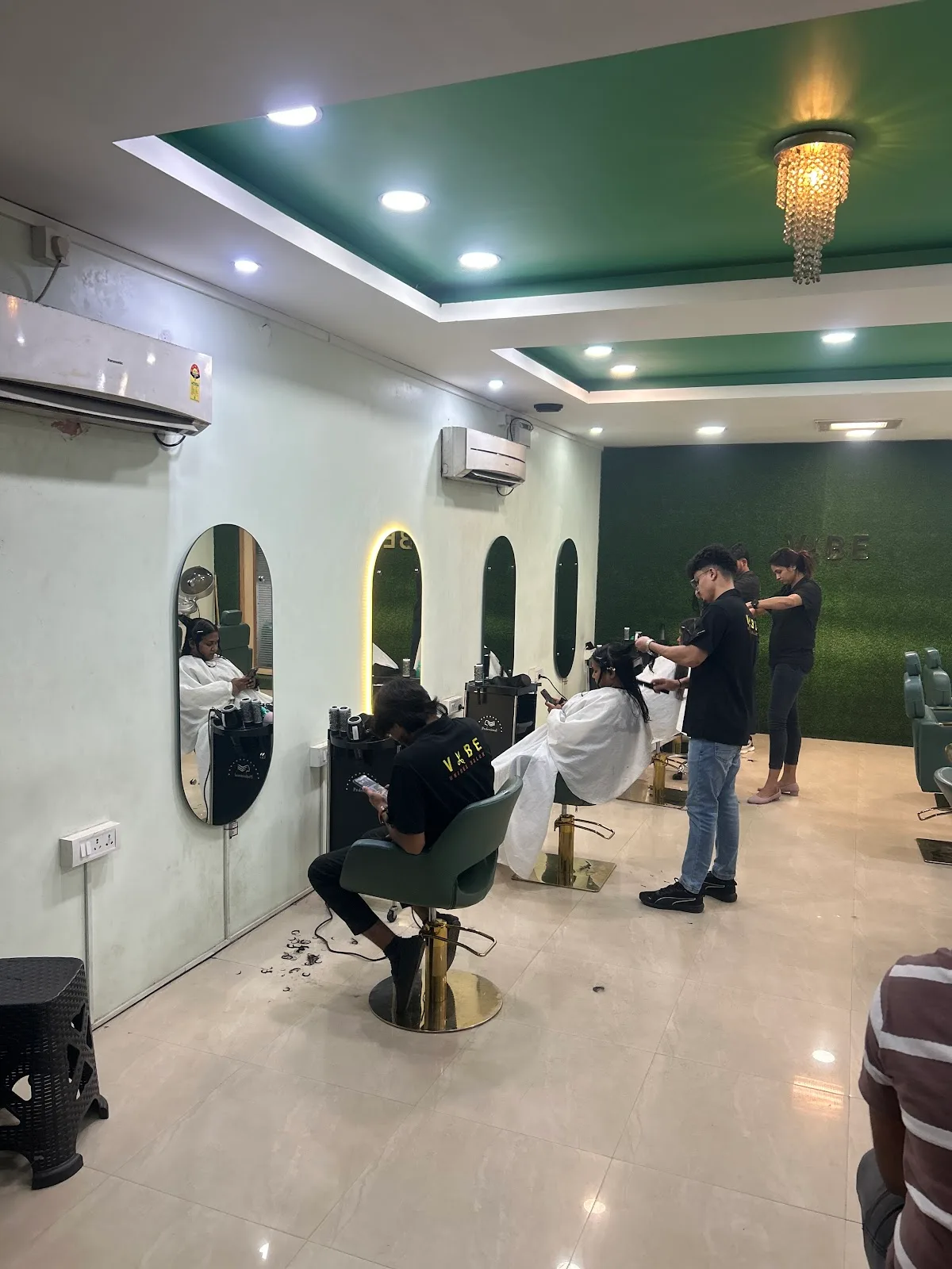 Vibe unisex salon