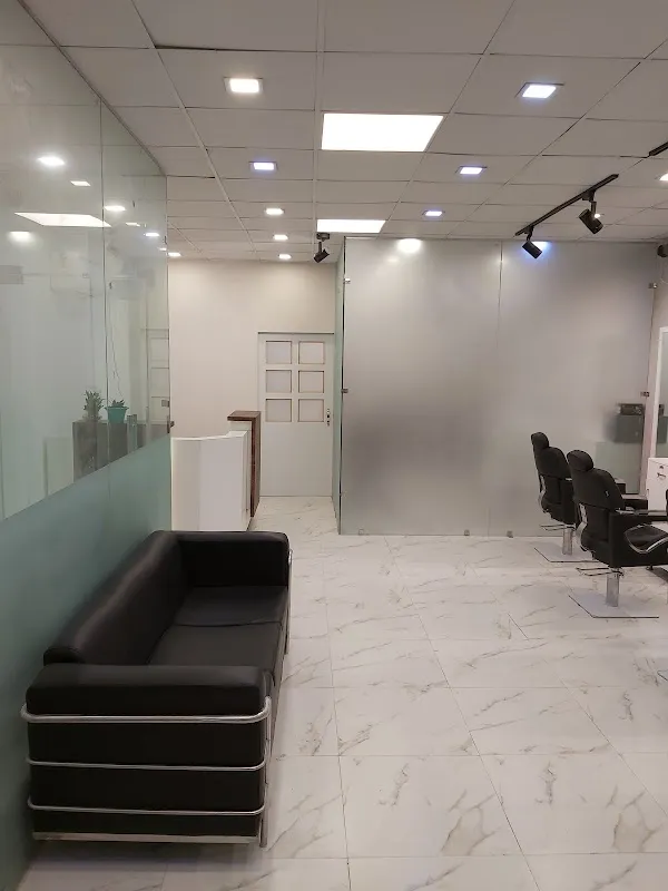 OSHNIC UNISEX SALON AND ACADEMY