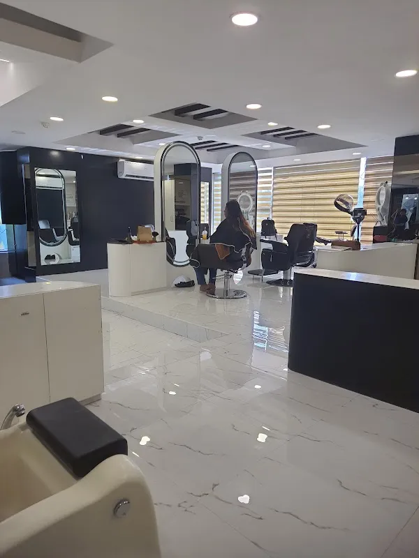 Manea The Salon - Banjara Hills