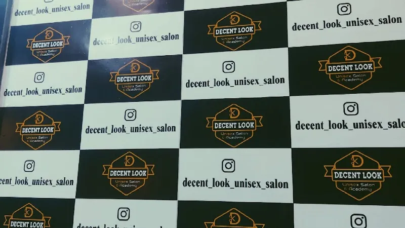 DECENT LOOK Unisex salon