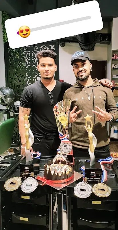 DECENT LOOK Unisex salon