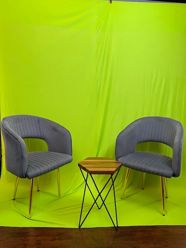 Canvas & Couch - Podcast studio for Creators