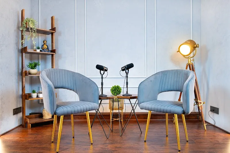 Canvas & Couch - Podcast studio for Creators