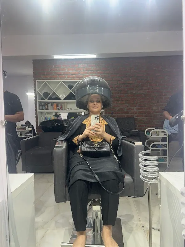 fab U Salon
