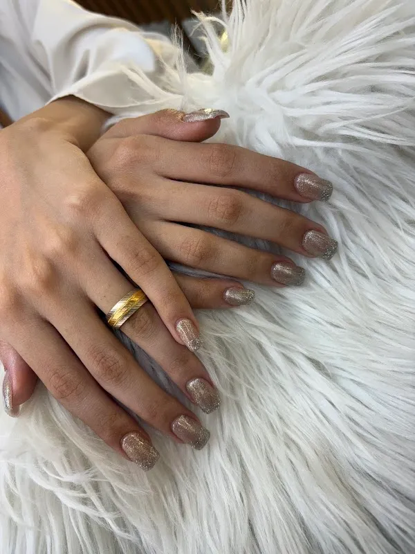 Glamin Salon - Unisex salon in janakpuri | Makeup artist in Janakpuri | Nail art in Janakpuri