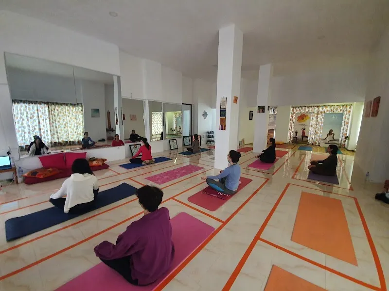 Alger Holistics Center Centre De Yoga