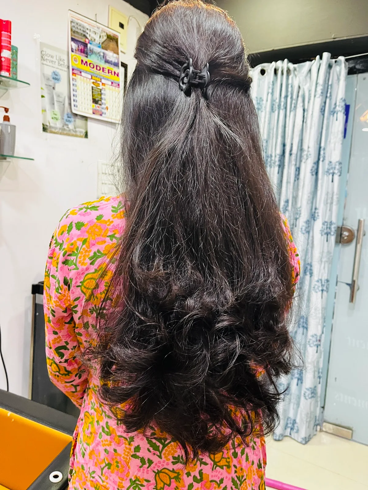 Aha! Beauty Parlour for Women