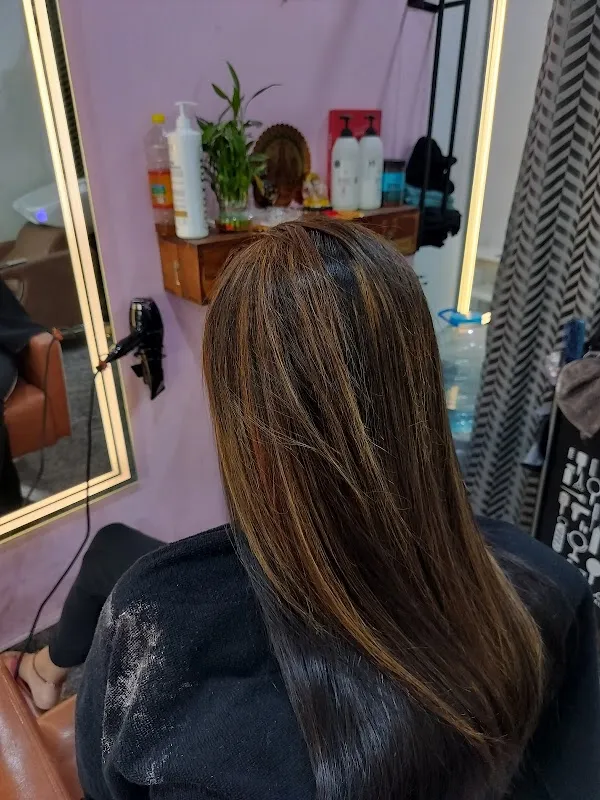 Lj LOOKS UNISEX SALON