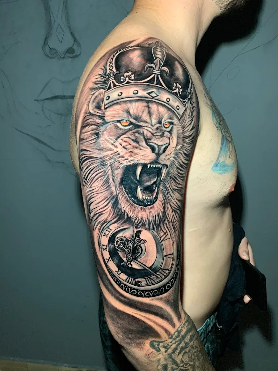 Smoke Dragon Tattoo and Piercing in Rio de Janeiro RJ Center