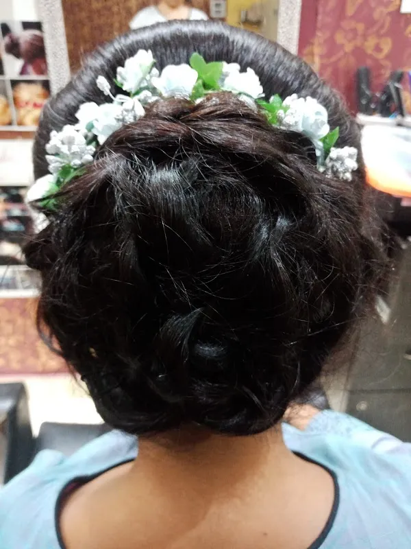 Archana Beauty Salon