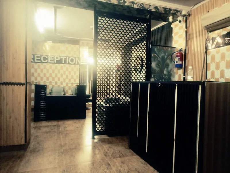 Nashaa Unisex Luxury Spa