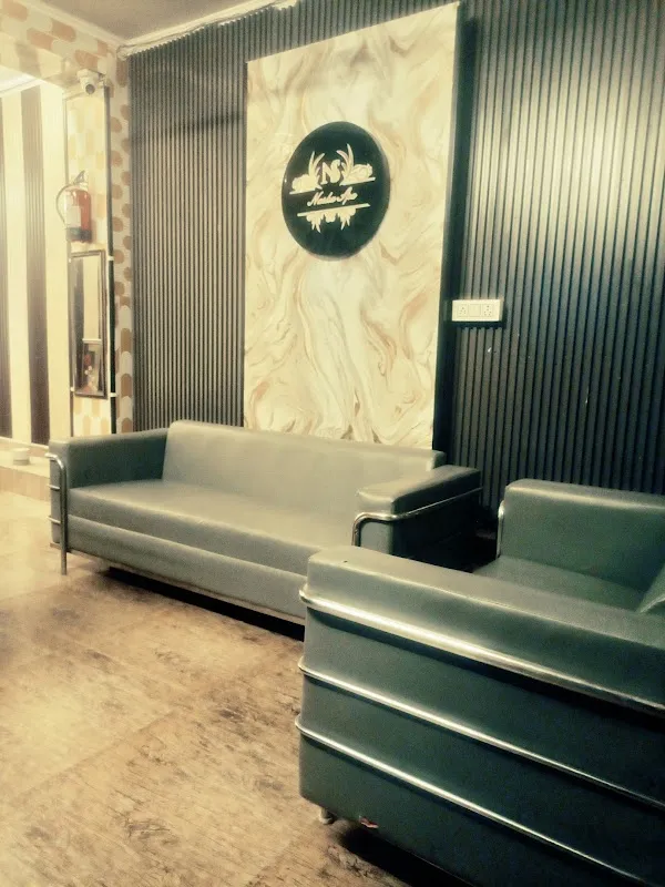 Nashaa Unisex Luxury Spa