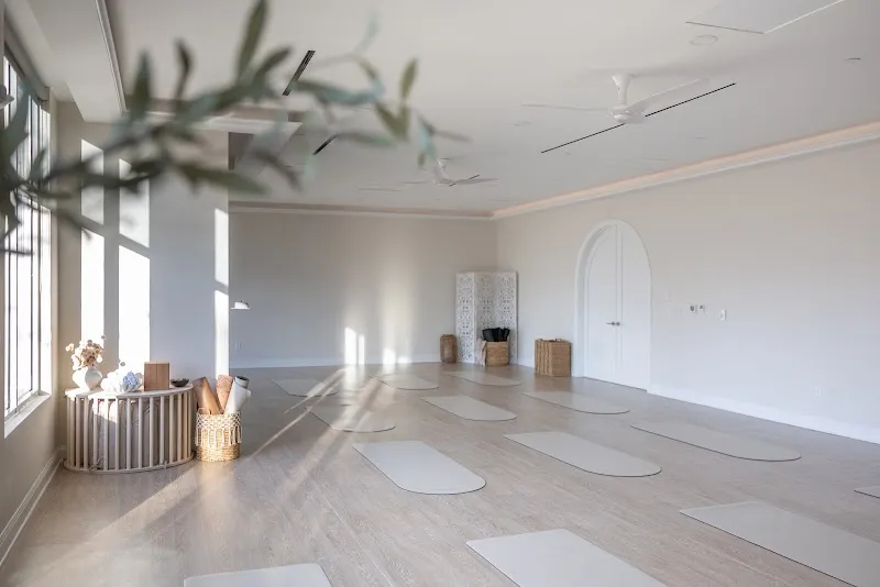 Om Life Living Yoga | Studio