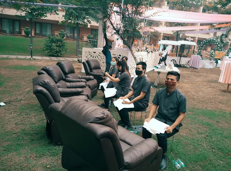 Relaxing Bliss | Mobile Spa for weddings | Foot massage