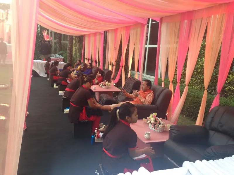 Relaxing Bliss | Mobile Spa for weddings | Foot massage