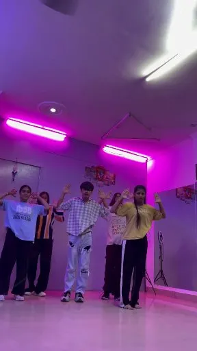 नृत्य vibe studio