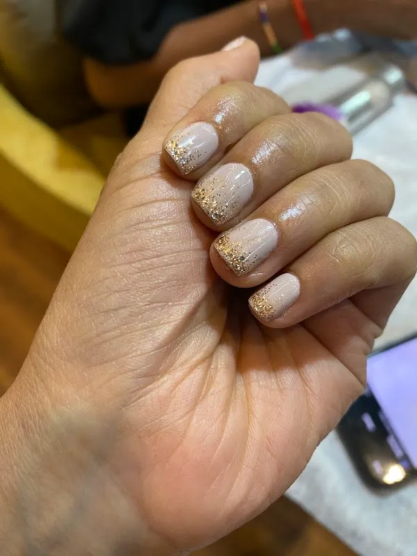 Estique Salon & Spa | Panchpakhadi