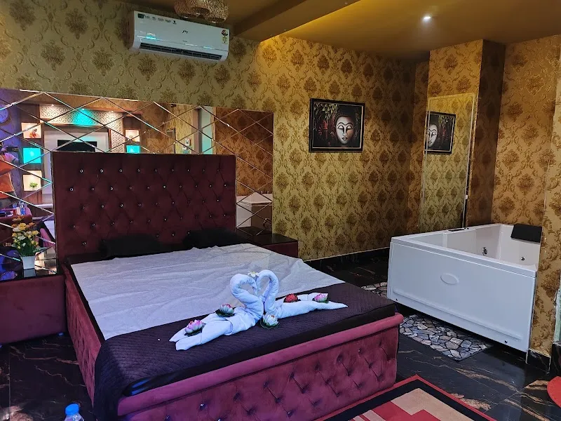 RC HEAVENS LUXURY SPA