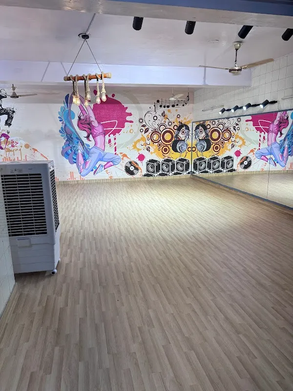 MOVE IT DANCE & FITNESS STUDIO