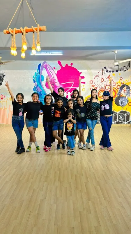 MOVE IT DANCE & FITNESS STUDIO