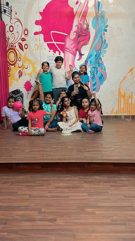 MOVE IT DANCE & FITNESS STUDIO