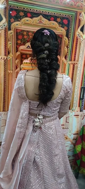 UNIQUE MAKEUP STUDIO (2nd Branch)