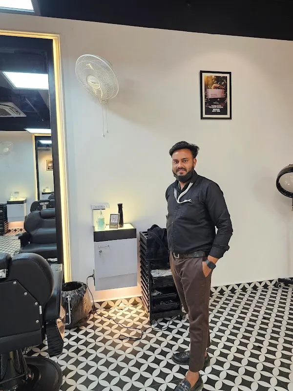Menn & Co Salon Vrindavan Yojna