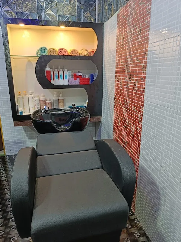 Naren Hair Studio