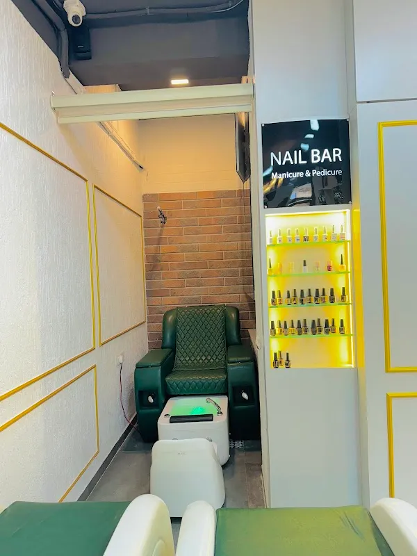Chameleon salon