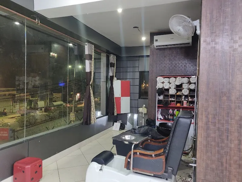 Pixy Unisex Salon
