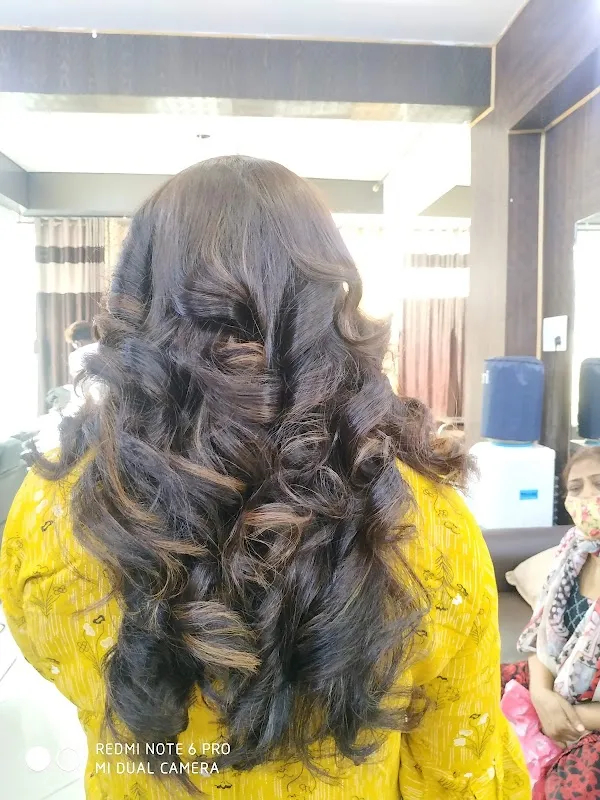 Pixy Unisex Salon