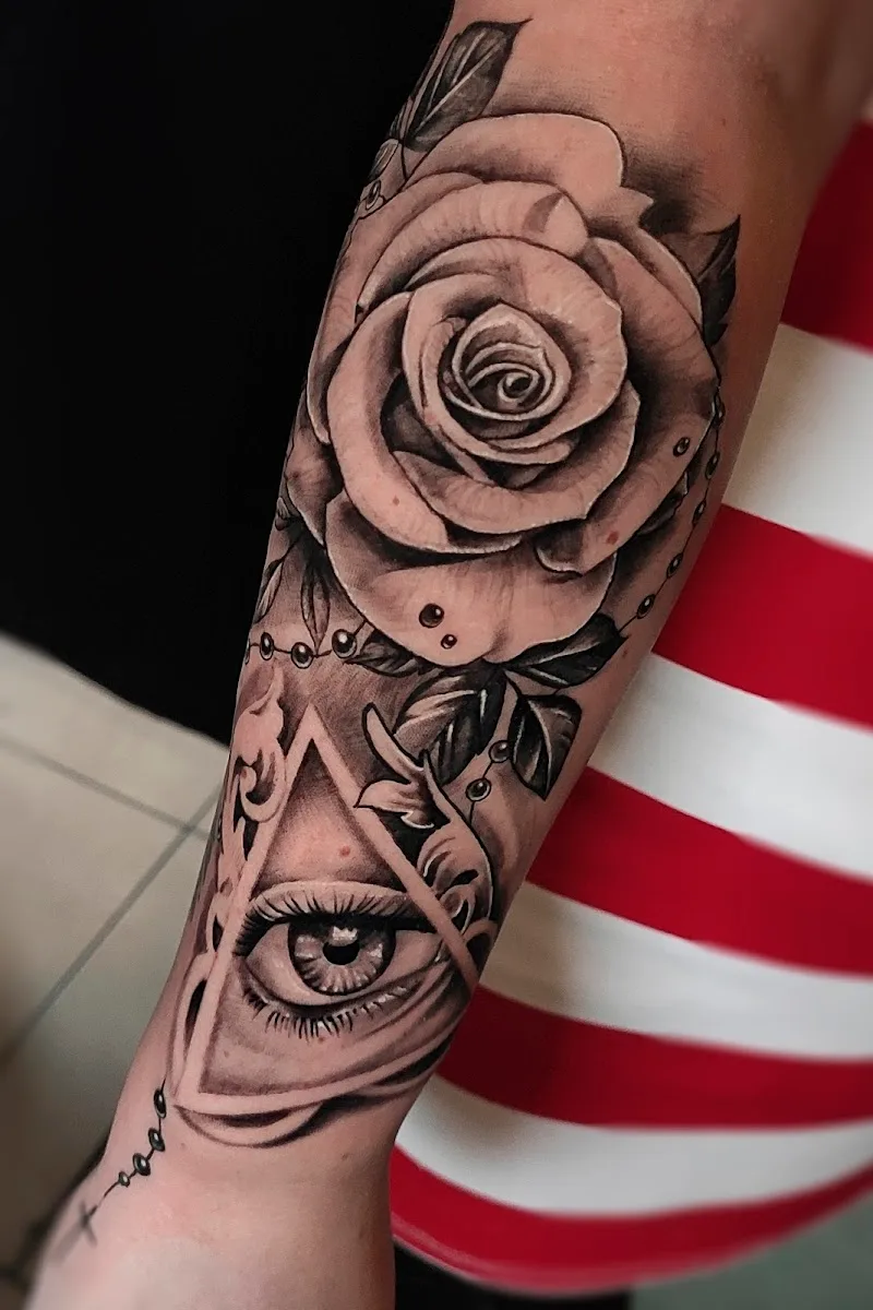 Invictus Tattoo & Piercing