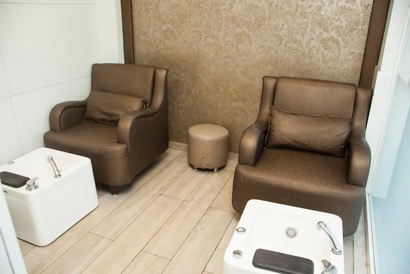 Kapils Salon - Poisar