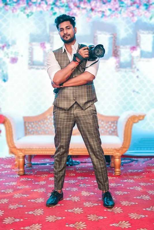 Famous Photo Studio