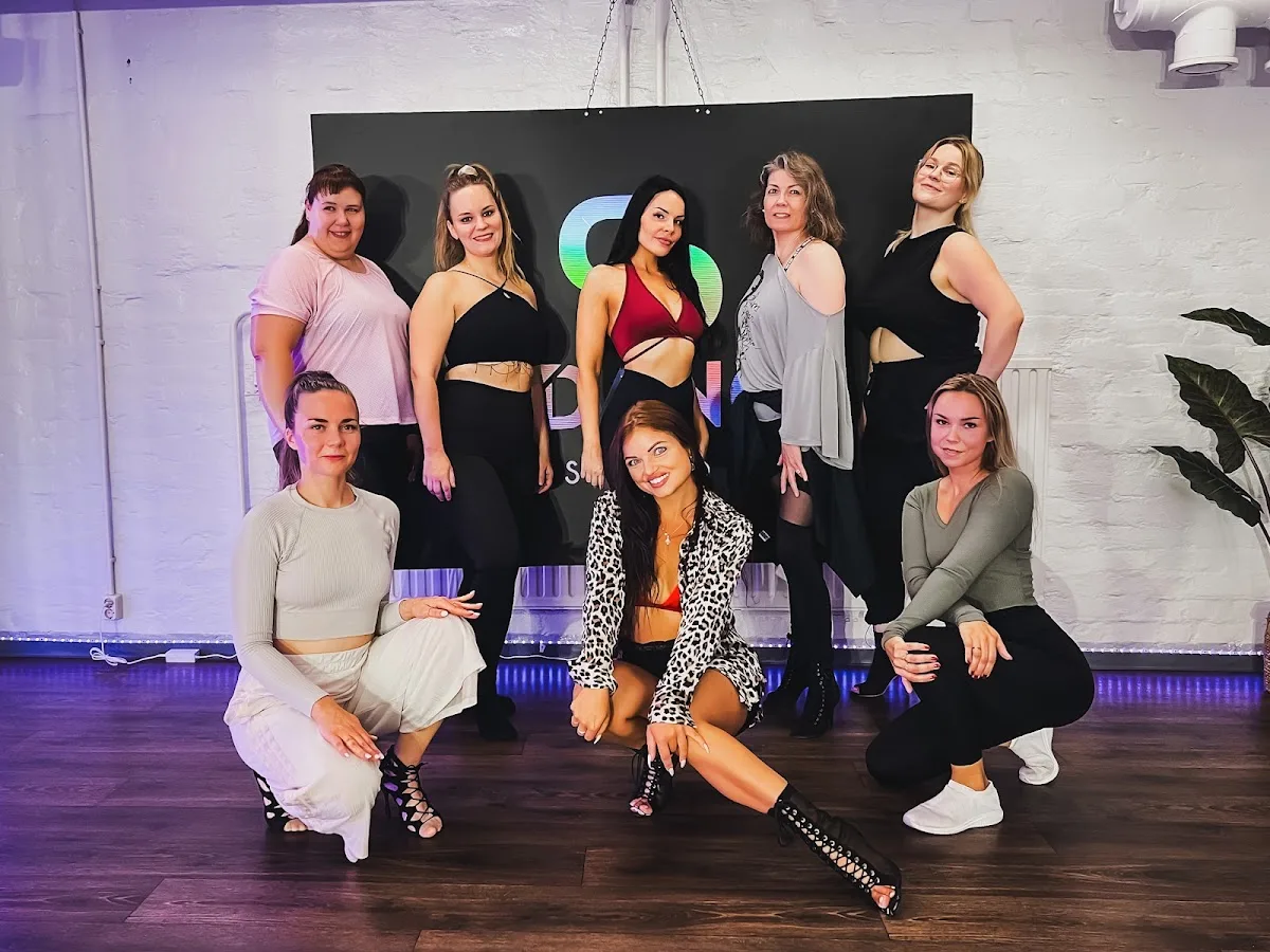 D-Dance Studio