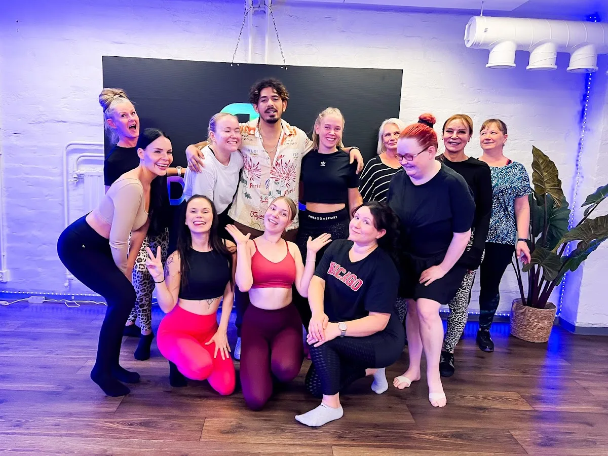 D-Dance Studio
