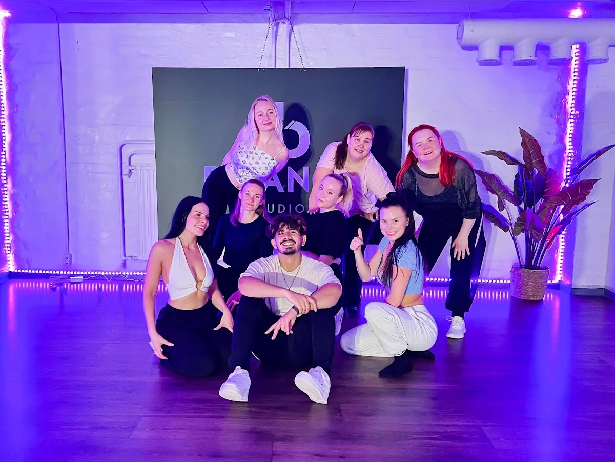 D-Dance Studio