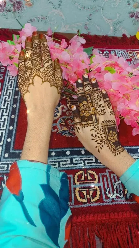 Ayesha Mehndi Art & Mehndi Class