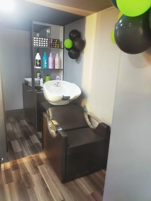 E'Lan 2.o Salon and Academy