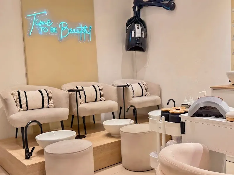 Silv Beauty Salon & Nail Bar