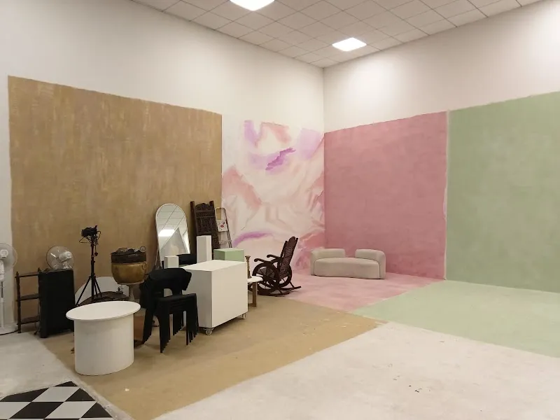 Raey by The WhiteSpace